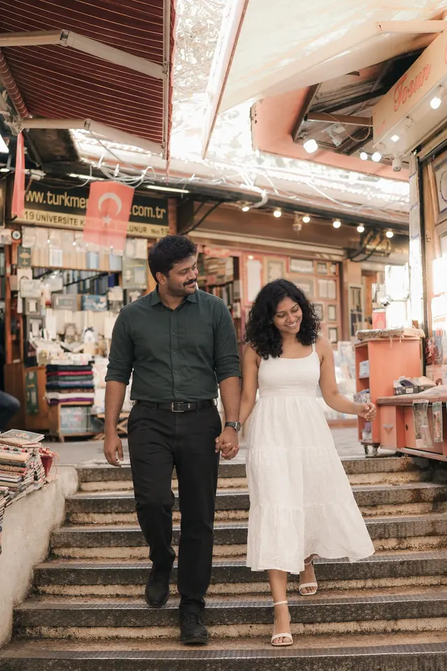Down the bazaar steps: a couple photographed at Grand Bazaar, Turkey